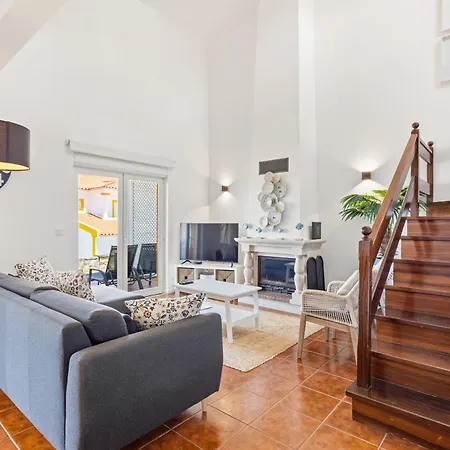 Pool-golf-ocean In Del Rey