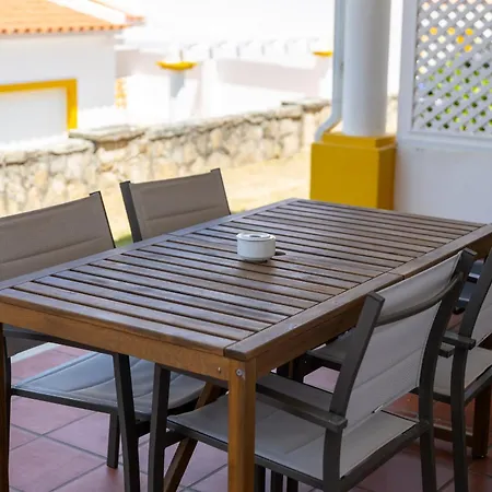 Pool-golf-ocean In Del Rey Amoreira