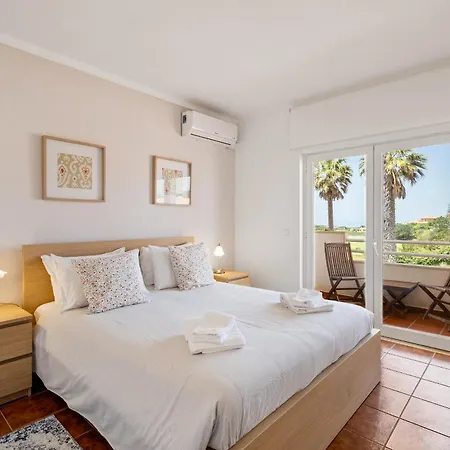 Pool-golf-ocean In Del Rey *